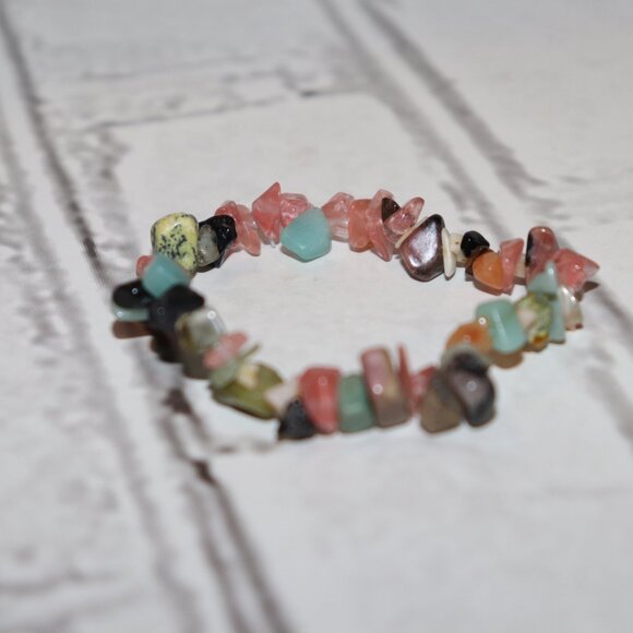 Beautiful natural stone beaded bracelet NWOT 7" - Picture 4 of 5